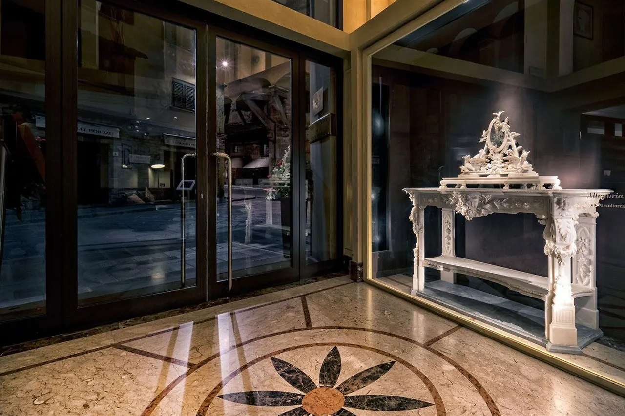 B&B Hotel Firenze Pitti Palace Al Ponte Vecchio 4*, Florence Italy