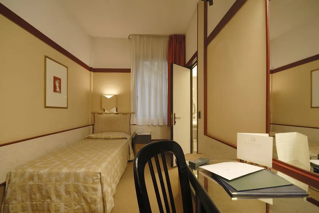 B&B Hotel Firenze Pitti Palace Al Ponte Vecchio 4*, Florença